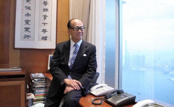 配资股公司官网 刚偿还几千亿外债，71岁王健林又遭新困扰！他会步潘石屹后尘吗？